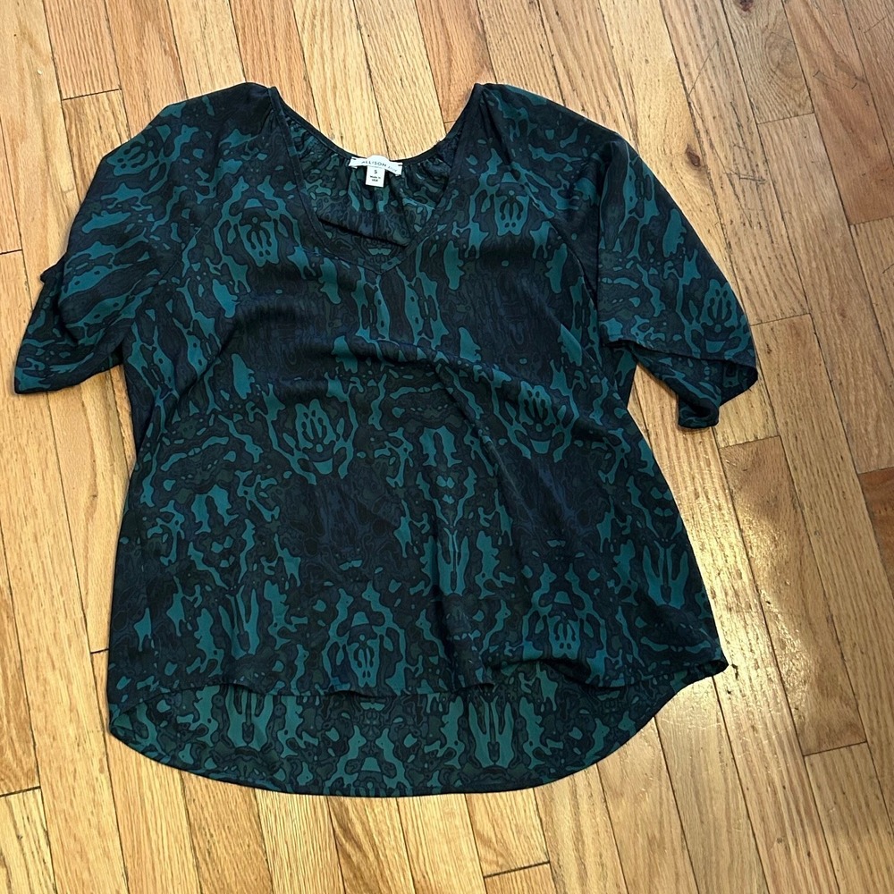 Allison Joy Black and Green Animal Print Short Sleeve Blouse Size Small